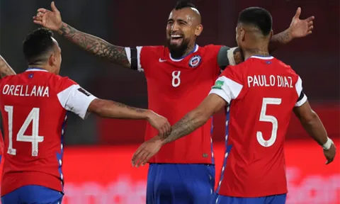 Vidal lập siêu phẩm 25m, Chile thắng nhẹ nhàng Peru trên sân nhà