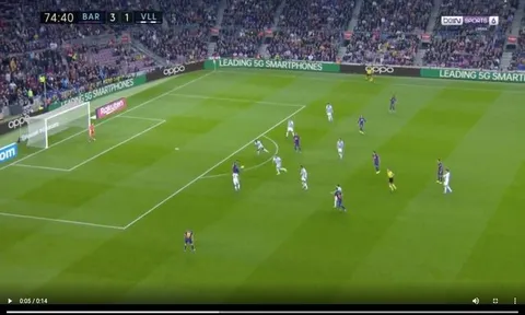 Xử lý không một "vết gợn", Messi làm cầu trường Camp Nou sửng sốt