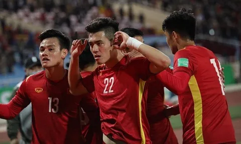 Tuyển Việt Nam thắng giòn Trung Quốc mùng 1 Tết: Đẹp như mùa Xuân!