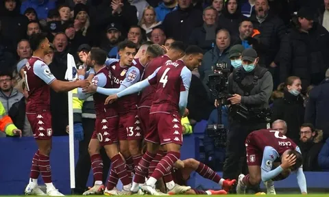 Coutinho thắng trận đầu cùng Aston Villa