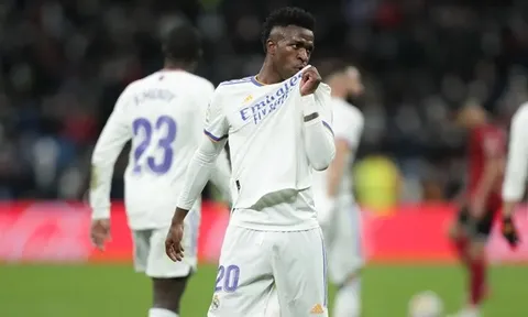 Vinicius lại ghi điểm với NHM Real