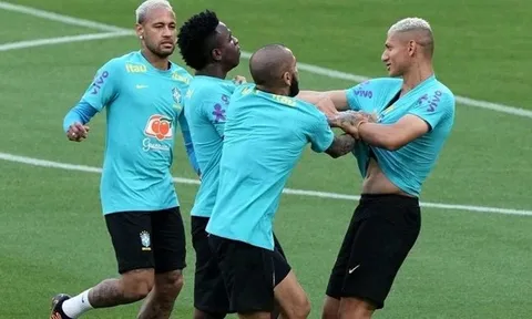 Vinicius và Richarlison từ bạn thành kẻ thù chỉ sau vài ngày