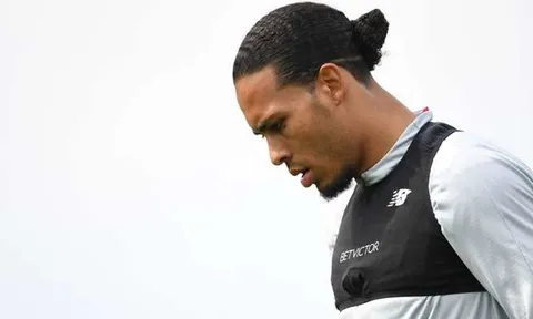 Virgil van Dijk gửi thông điệp rơi nước mắt sau khi nhận hung tin