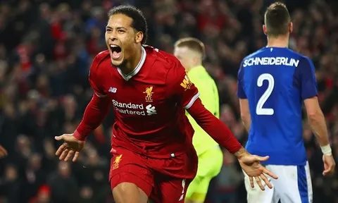 Virgil van Dijk và những ngôi sao hàng thủ được vinh danh