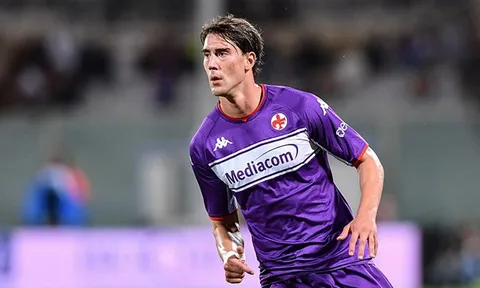 Nâng giá kỷ lục, Vlahovic chỉ cách Arsenal một cái gật đầu