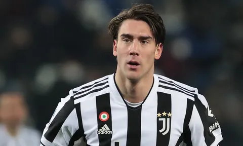 Vlahovic có hối hận vì từ chối Arsenal?
