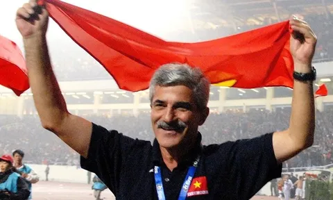 VN vô địch SEA Games, HLV Calisto gửi thông điệp đến thầy Park và các học trò