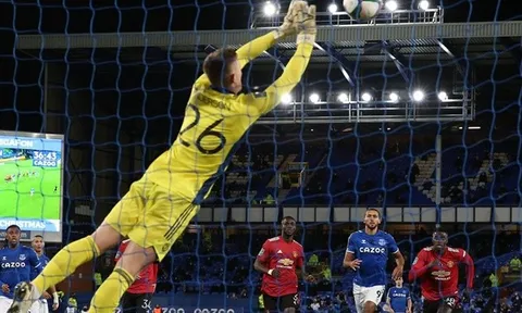 Với 'ngọc quý' Carrington, M.U đã có những gì Sir Alex muốn cách đây 20 năm