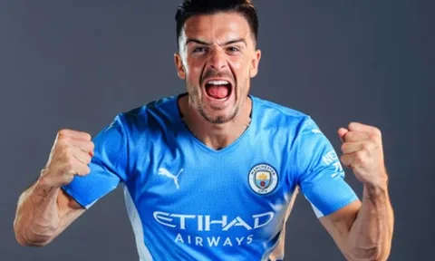 Vừa bước vào phòng thay đồ Man City, Grealish ồ lên khi thấy 1 thứ