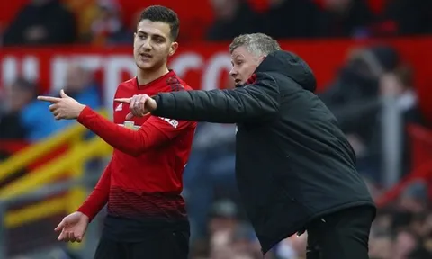 Vừa đến Milan, “nạn nhân của Solsa” đã xát muối vào Man Utd