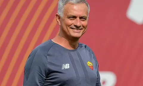 Vừa đến Roma, Mourinho đưa "án tử" cho 8 cái tên