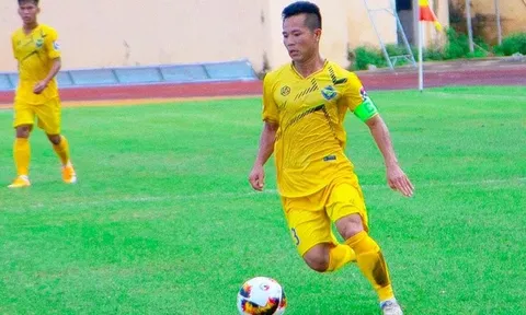Vừa mất 19 cầu thủ, CLB Sài Gòn lại bị tố cố tình "đi đêm"