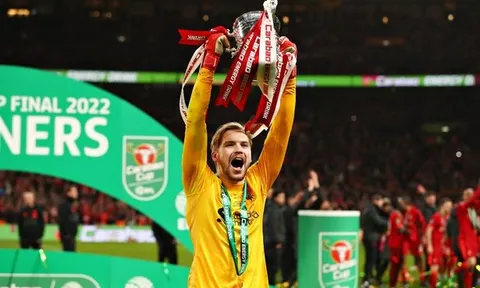 Vừa vô địch, người hùng Liverpool được khuyên rời Anfield