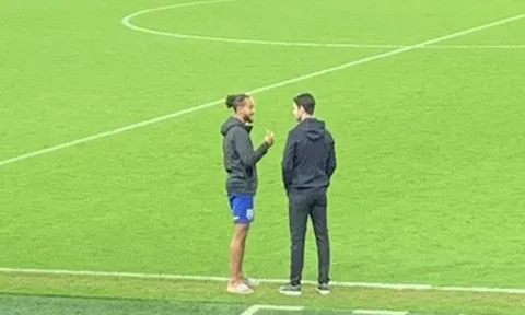 Walcott chê Arsenal sợ hãi, Arteta lập tức phá vỡ im lặng