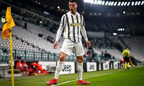 Lập hat-trick siêu đẳng, Ronaldo khiến 'anti' câm lặng sau 1 hành động