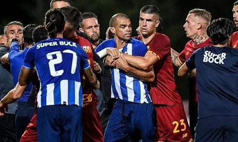 Thô bạo, Pepe khiến cựu sao Man Utd nóng mặt