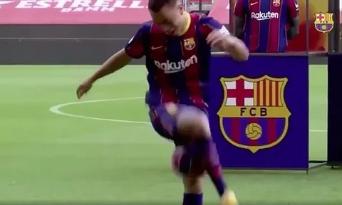 SỐC! Tân binh Barcelona có màn ra mắt tệ chưa từng thấy
