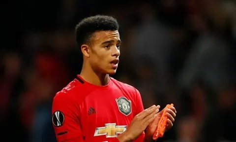 CĐV Man Utd: "Lại chấn thương, bộ họ đánh nhau à?"