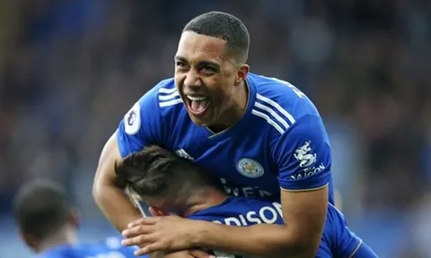 Nhìn Leicester "thảm sát", Maguire có đau lòng?