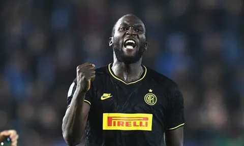 Lukaku san bằng kỷ lục ghi bàn của Ronaldo Nazario