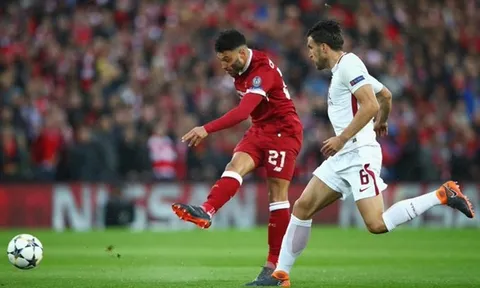 Klopp đang "giết chết" Oxlade-Chamberlain?