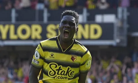 Liverpool tái khởi động vụ máy chạy Premier League