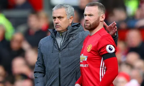Wayne Rooney đồng ý với Paul Pogba về Jose Mourinho