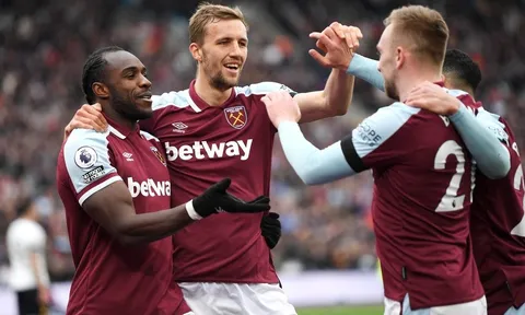 West Ham đẩy Man United khỏi nhóm dự cúp châu Âu