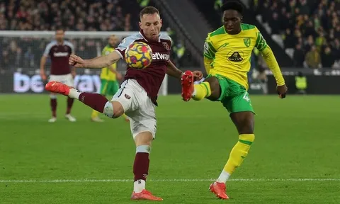 West Ham trở lại tốp 4 Ngoại hạng Anh