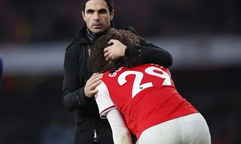 Chuyện gì đã xảy ra giữa Arteta và sao Arsenal bồng bột nổi loạn?