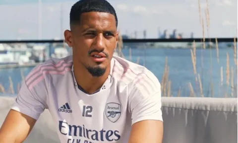 William Saliba tiết lộ cuộc trò chuyện với Mikel Arteta