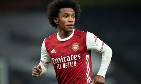 Cựu sao Arsenal, Chelsea kiểm tra y tế