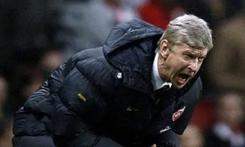 "Wenger nổi điên, 1 mặt khác của ông ấy mà tôi chưa từng chứng kiến"