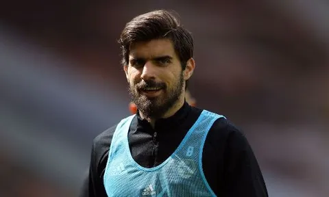 Wolves ra giá không thể tin được cho Neves, Man Utd 'mừng thầm'
