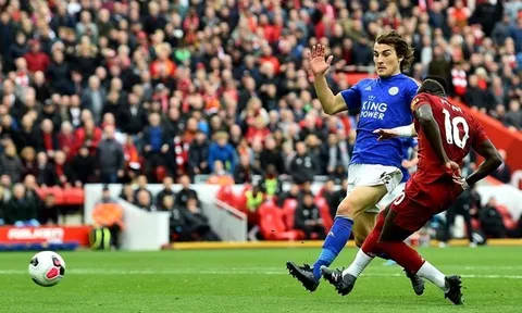 Carragher: 'Cậu ta quá lỗi lạc. Một cỗ máy'