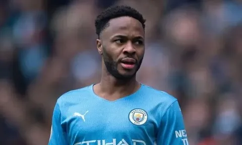 Xác nhận: Arsenal, Tottenham không 'có cửa' với Sterling