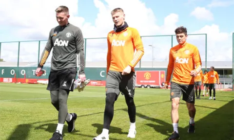 Man Utd chốt 27 cầu thủ dự trận QPR, 2 cái tên trở lại
