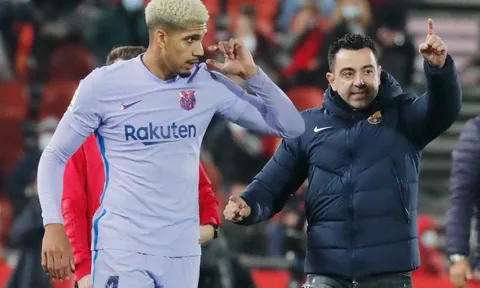 Tình cảnh trái ngược của Real Madrid và Barca