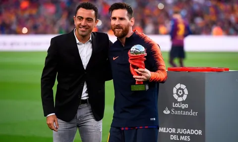 Xavi cập nhật khả năng tái hợp Messi