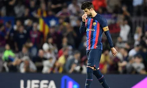 Xavi trừng phạt Pique