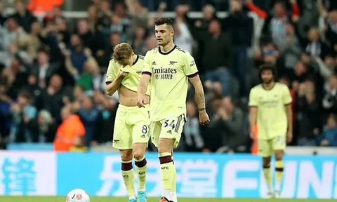 Xhaka: Arsenal với Newcastle nên đổi vị trí