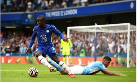 Xoay sở uyển chuyển, Kante khiến máy quét Man City trượt dài