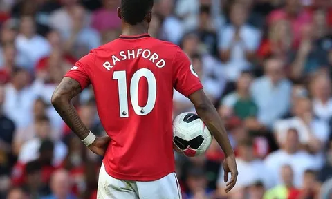 NÓNG! Bị CĐV M.U chửi bới, Rashford có hành động đáp trả