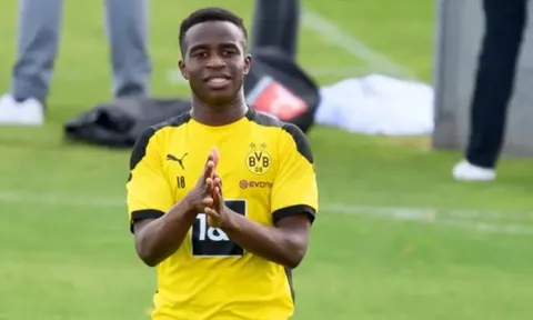 XONG! Dortmund đưa ra quyết định trọng đại, "thần đồng" 16 tuổi sắp viết nên lịch sử