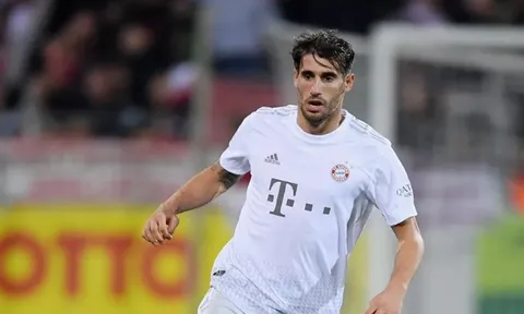 XONG! Hàng thủ của Bayern tiếp tục vỡ vụn sau trận thắng Wolfsburg