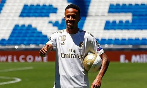 XONG! Real Madrid báo tin dữ, 'sao đa năng' nhiễm COVID-19