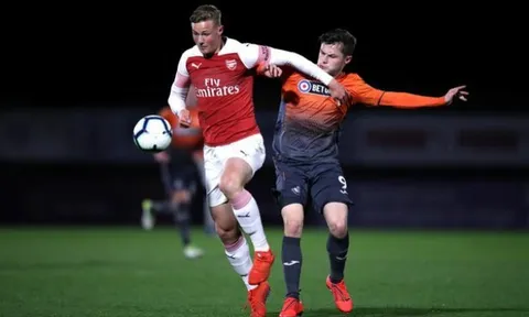 XONG! Rời Arsenal, trung vệ 21 tuổi chuyển đến Giải hạng 3