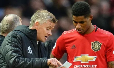XONG! Thua PSG, Man Utd lại nhận tin dữ từ Solskjaer