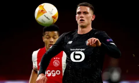 XONG! 'Vua chuyển nhượng' lên tiếng, đã rõ 4 trung vệ Man Utd theo đuổi
