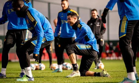 Xuất hiện nhân tố mới, lộ thái độ dàn sao Man Utd trên sân tập
